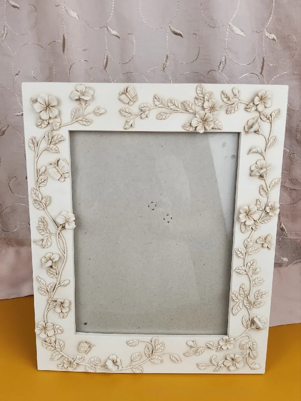 Home Accents Ivory Floral Embossed Photo Frame